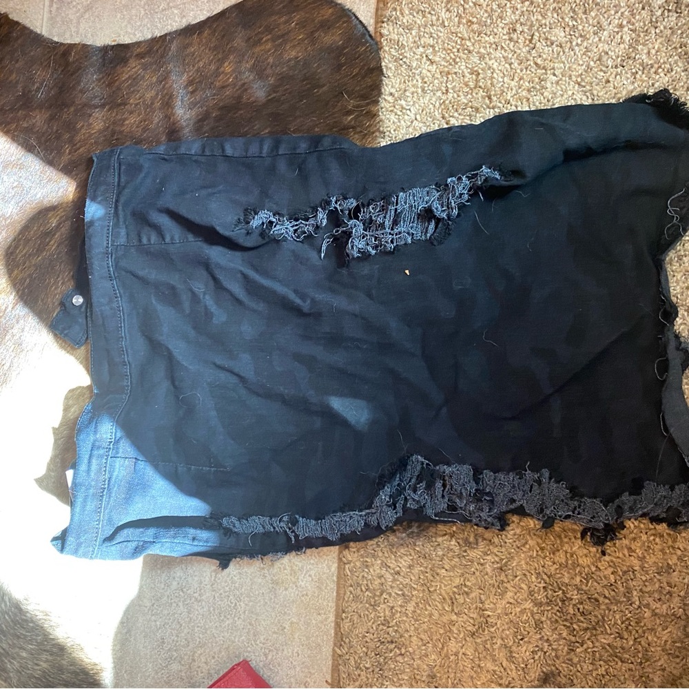 This skirt is from fashion Nova. It’s a M. stretchy material